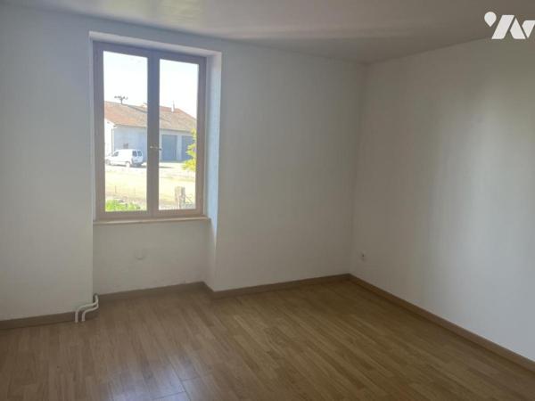 SAINT-PAUL-DE-VARAX - Appartement type 3 en duplex - Idéal investisseur ou résidence principale 