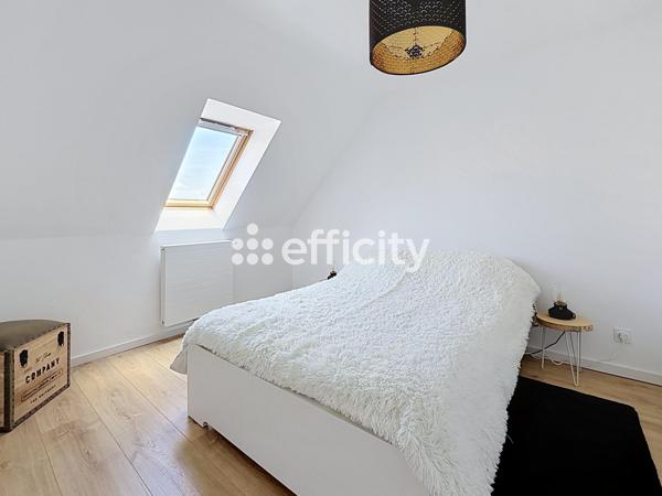 Maison
         5 pièces
        - 115 m² 365 000 € *