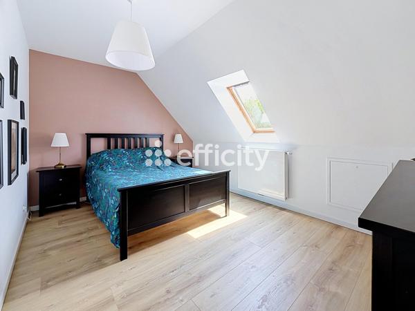Maison
         5 pièces
        - 115 m² 365 000 € *