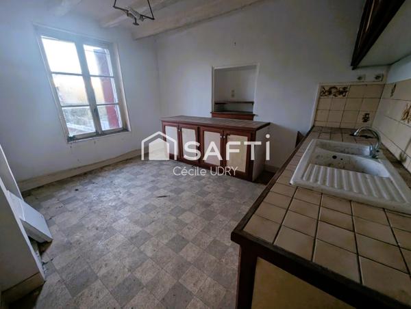 Gros potentiel à rénover avec local attenant !