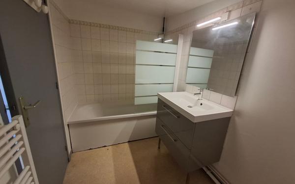 Immeuble à vendre    6 pièces • 118,65 m2 Reims