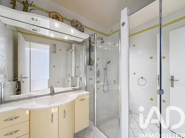 Appartement à vendre 4 pièces 96 m² Courbevoie