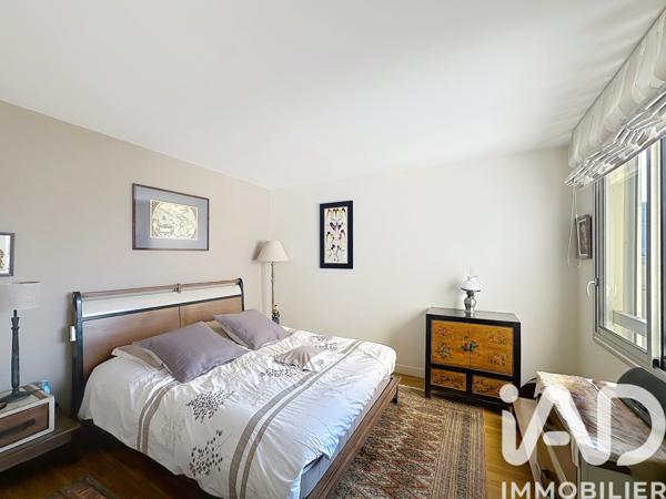 Appartement à vendre 4 pièces 96 m² Courbevoie