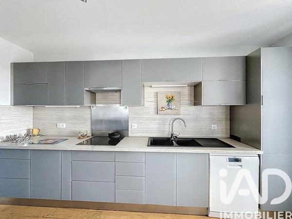 Appartement à vendre 4 pièces 96 m² Courbevoie