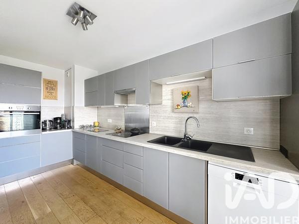 Appartement à vendre 4 pièces 96 m² Courbevoie