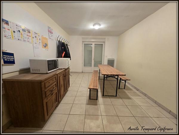 Local/ Atelier + bureau À VENDRE – de 508 m² avec grand terrain clos de 3 737 m² – Emplacement stratégique SAINT JEAN D'ANGELY (17)
