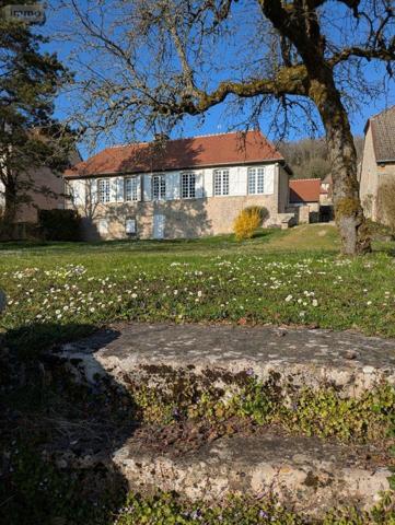 Maison de maître à vendre à Montsaugeon en Haute-Marne (52190), ref : 52020-35