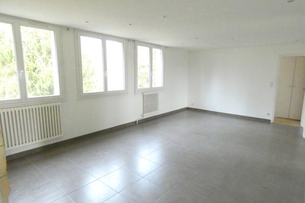 GRAND T4 LUMINEUX VUE DEGAGEE GARAGE Aurillac (15000)