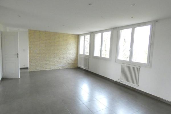 GRAND T4 LUMINEUX VUE DEGAGEE GARAGE Aurillac (15000)