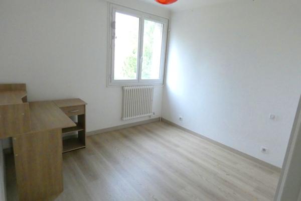 GRAND T4 LUMINEUX VUE DEGAGEE GARAGE Aurillac (15000)