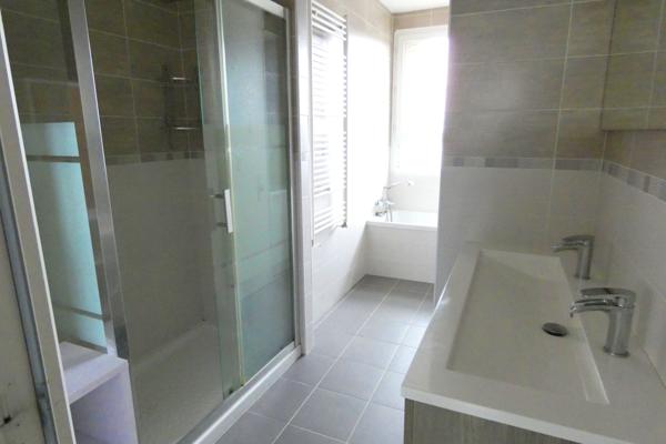 GRAND T4 LUMINEUX VUE DEGAGEE GARAGE Aurillac (15000)