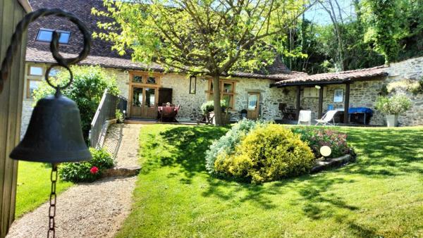 Maison en Pierre de 250 m² entièrement rénovée