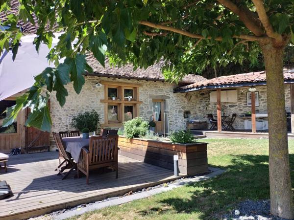Maison en Pierre de 250 m² entièrement rénovée