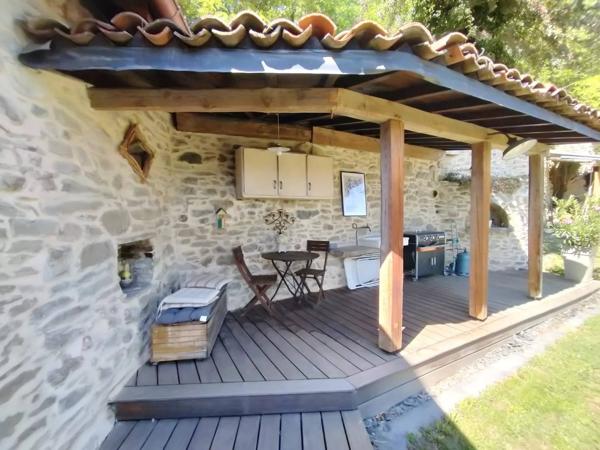 Maison en Pierre de 250 m² entièrement rénovée