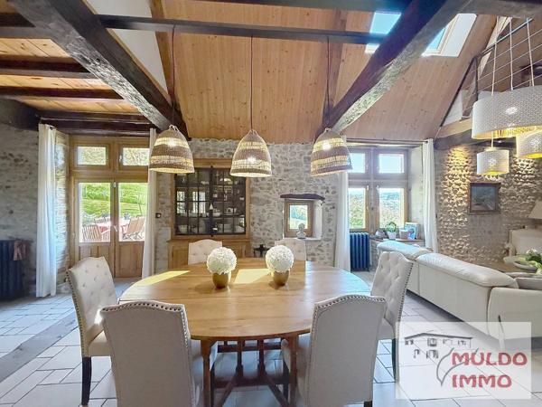 Maison en Pierre de 250 m² entièrement rénovée
