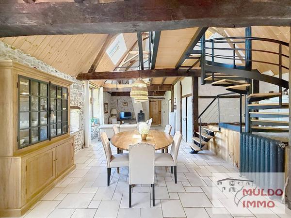 Maison en Pierre de 250 m² entièrement rénovée