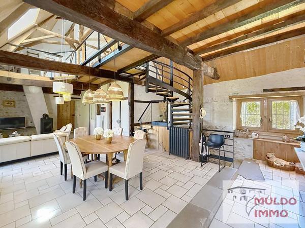 Maison en Pierre de 250 m² entièrement rénovée