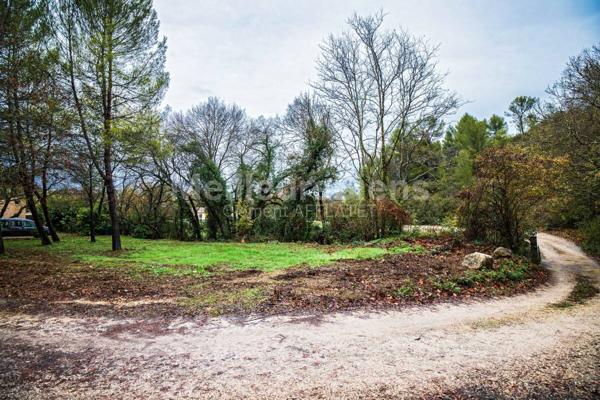 Vente Terrain plat constructible de 1000m² à prades le lez 34730