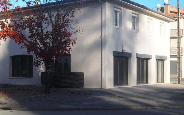 Immeuble à vendre    4 pièces •  Roquecourbe