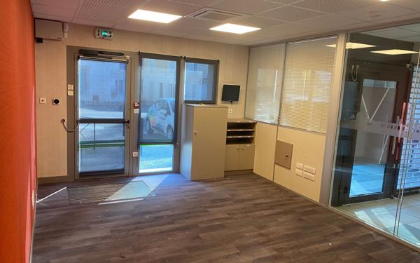 Immeuble à vendre    4 pièces •  Roquecourbe