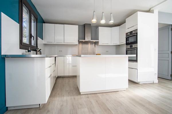 Vente Propriété 6 pièces 165 m2 à Pourrières