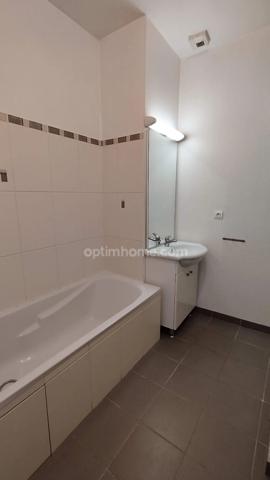 Appartement à vendre 5 pièces de 113 m² - BAR LE DUC - parking - ascenseur.