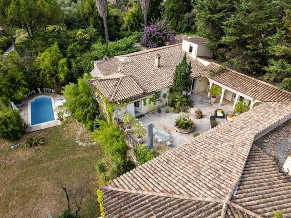 Vente Villa de luxe Grasse 7 Pièces 320 m²