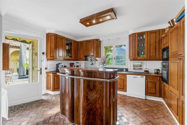 Vente Villa de luxe Grasse 7 Pièces 320 m²