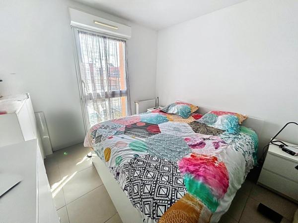 Appartement t3 avec parking et terrasse