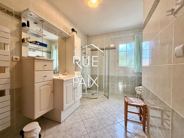 79600 AIRVAULT Maison plain pied à Airvault - 186 m2