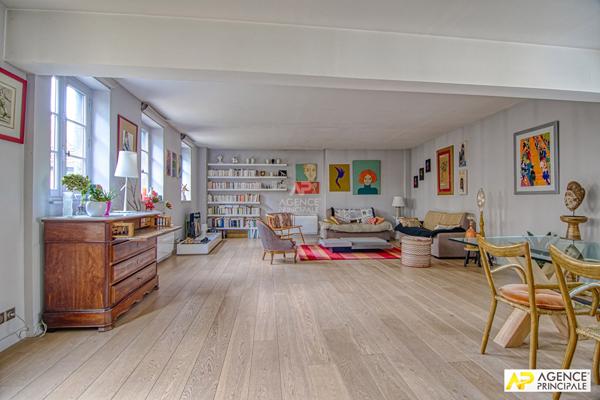 Versailles carrés Saint-Louis Appartement triplex "esprit maison de ville" de 4 pièces 127 m² au sol €1 150 000 ** - Référence 25561