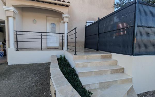 Immeuble à vendre    6 pièces •  Brignoles