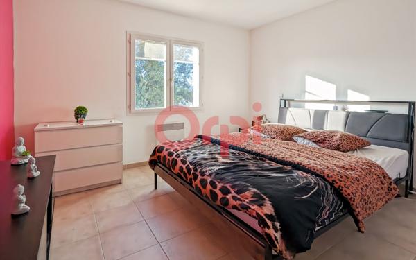 Immeuble à vendre    6 pièces •  Brignoles