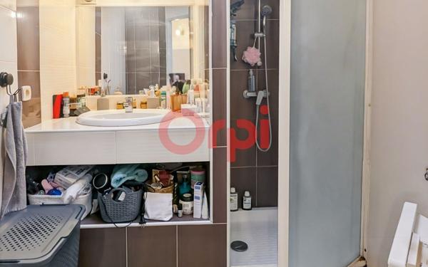 Immeuble à vendre    6 pièces •  Brignoles