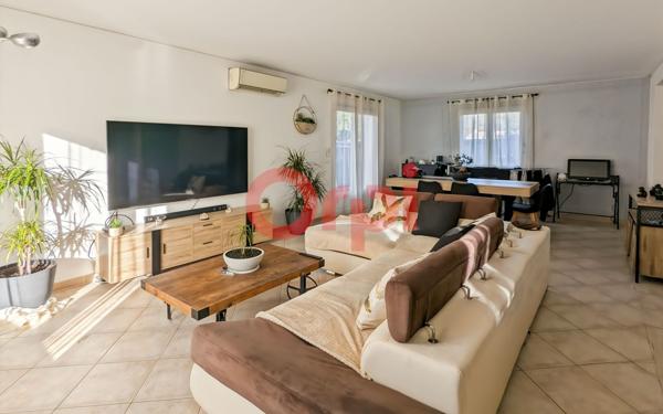 Immeuble à vendre    6 pièces •  Brignoles