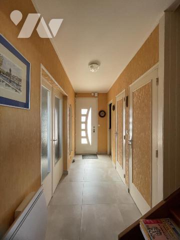FAGNIERES (51510), maison de 6 pièces. Terrain de 401 m². Bon état. Garage.