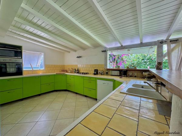 EN EXCLUSIVITE - ENSEMBLE IMMOBILIER TOURISTIQUE – MAISON + 6 GÎTES – EMPLACEMENT PREMIUM À SAINT-FRANÇOIS