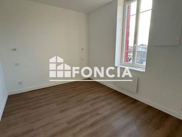 Location Appartement 2 pièces 40.36 m² - 15 RUE JEAN JACQUES ROUSSEAU Roanne 42300