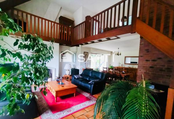 A VAUXBUIN 02, BELLE PROPRIETE DE 147 M2 AVEC SOUS-SOL ET DÉPENDANCE SUR SON PARC ARBORÉ DE 4800 M2.