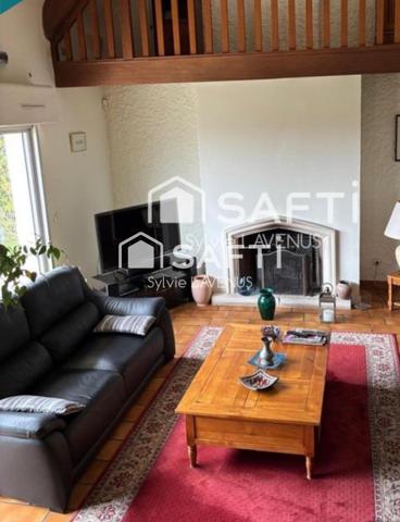 A VAUXBUIN 02, BELLE PROPRIETE DE 147 M2 AVEC SOUS-SOL ET DÉPENDANCE SUR SON PARC ARBORÉ DE 4800 M2.