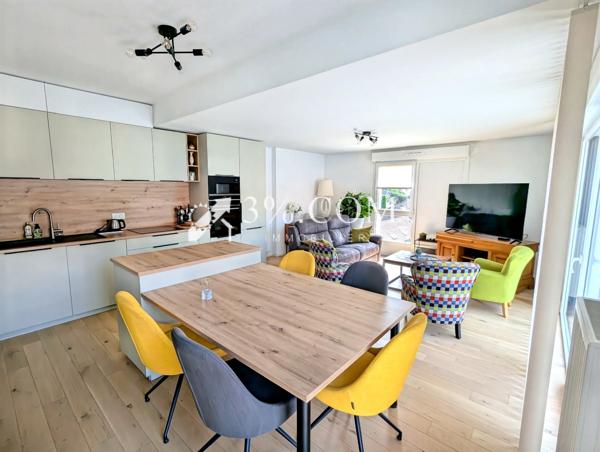 Appartement
                                                                                                                                                                                                                                                                                                                        4 pièce(s)                                                                                                                                                                                                          3 chambre(s)                                                                                                                                                                                                          86  m²