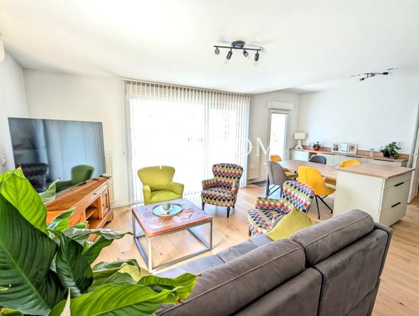 Appartement
                                                                                                                                                                                                                                                                                                                        4 pièce(s)                                                                                                                                                                                                          3 chambre(s)                                                                                                                                                                                                          86  m²