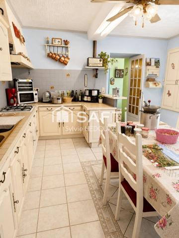 Maison en pierre avec dépendance à rénover