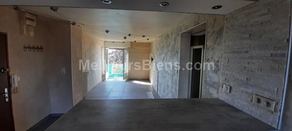 Saint-Jean-De-Losne : appartement disponible pour juillet-aout  dernier étage en location