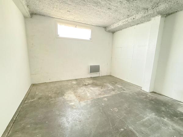 OPPORTUNITE RARE A TARASCON-SUR-ARIEGE : LOCAL COMMERCIAL 1 158 m² AVEC PARKIN PRIVE