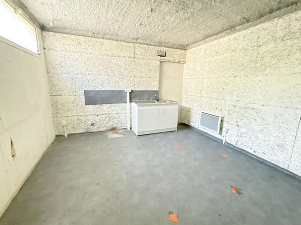 OPPORTUNITE RARE A TARASCON-SUR-ARIEGE : LOCAL COMMERCIAL 1 158 m² AVEC PARKIN PRIVE