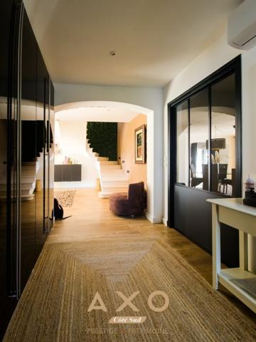 EXCLUSIVITE - AIX EN PROVENCE - SET CLUB - MAISON T8 260M2 ET T2 40M2 - VUE -  TERRAIN 4000M2 - 2 495 000 Euros