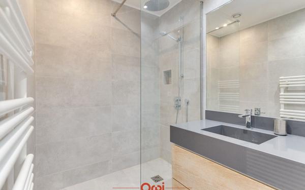 Appartement à louer    3 pièces • 72,29 m2 Marseille 4