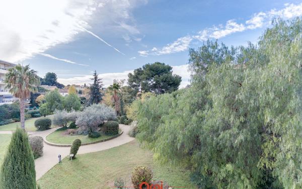 Appartement à louer    3 pièces • 72,29 m2 Marseille 4