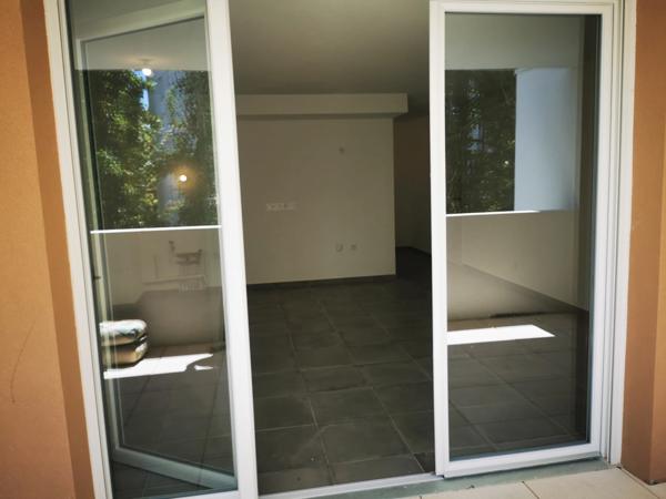 Dpt Hérault (34), à louer MONTPELLIER appartement T3 d'envieon 58 m² avec terrase de 12 m²